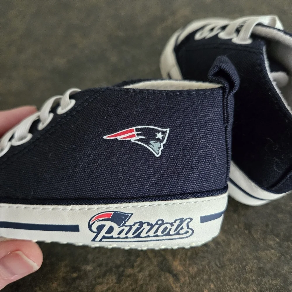 Patriots Baby Shoes Size 0-6 - Navy and White - Picture 10 of 12